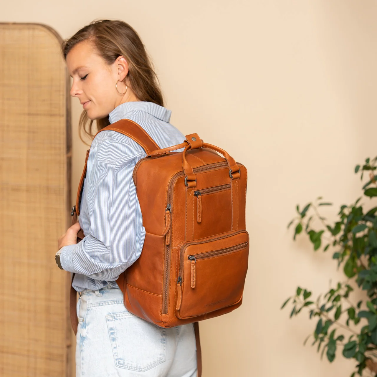 Leather Laptop Backpack Cognac Calden - Image 3