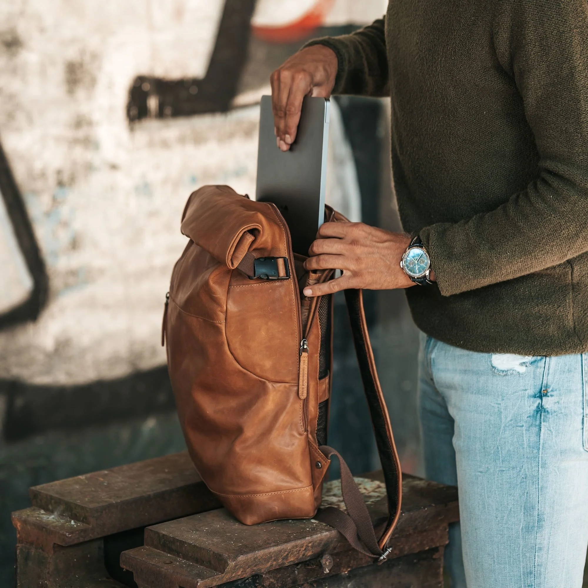 Leather Roll-top Backpack Cognac Liverpool - Image 3
