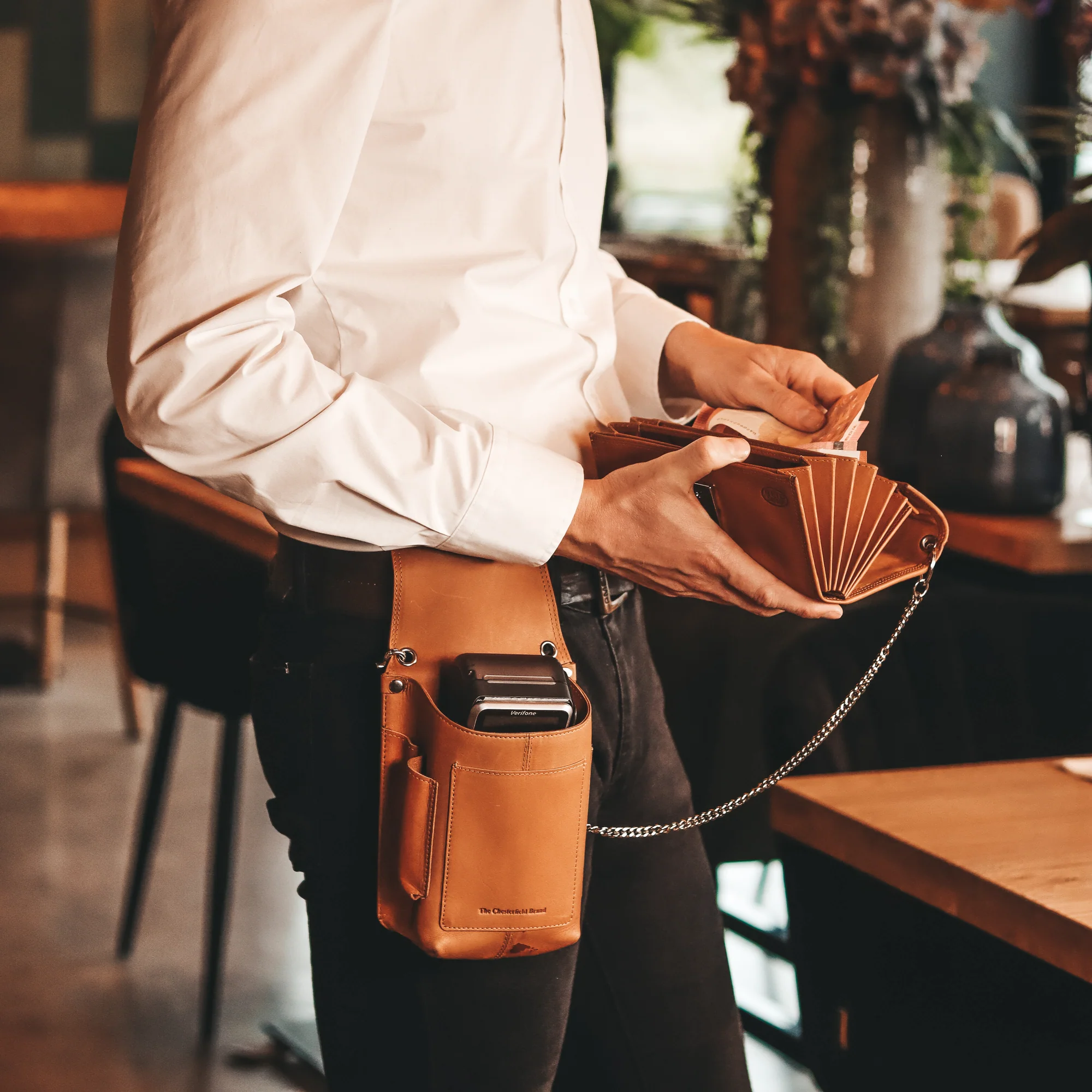 Leather Holster for Waiter Wallet Cognac Taiwan - Image 2