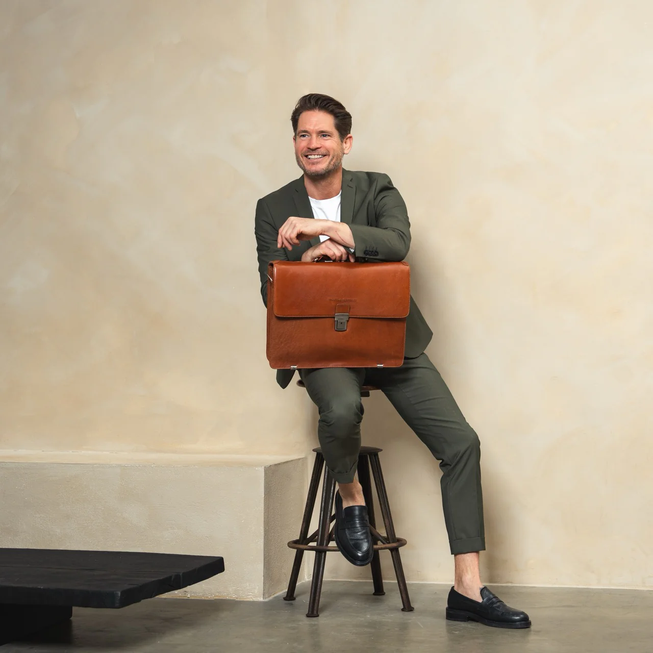 Leather Briefcase Cognac Salvatore - Image 3
