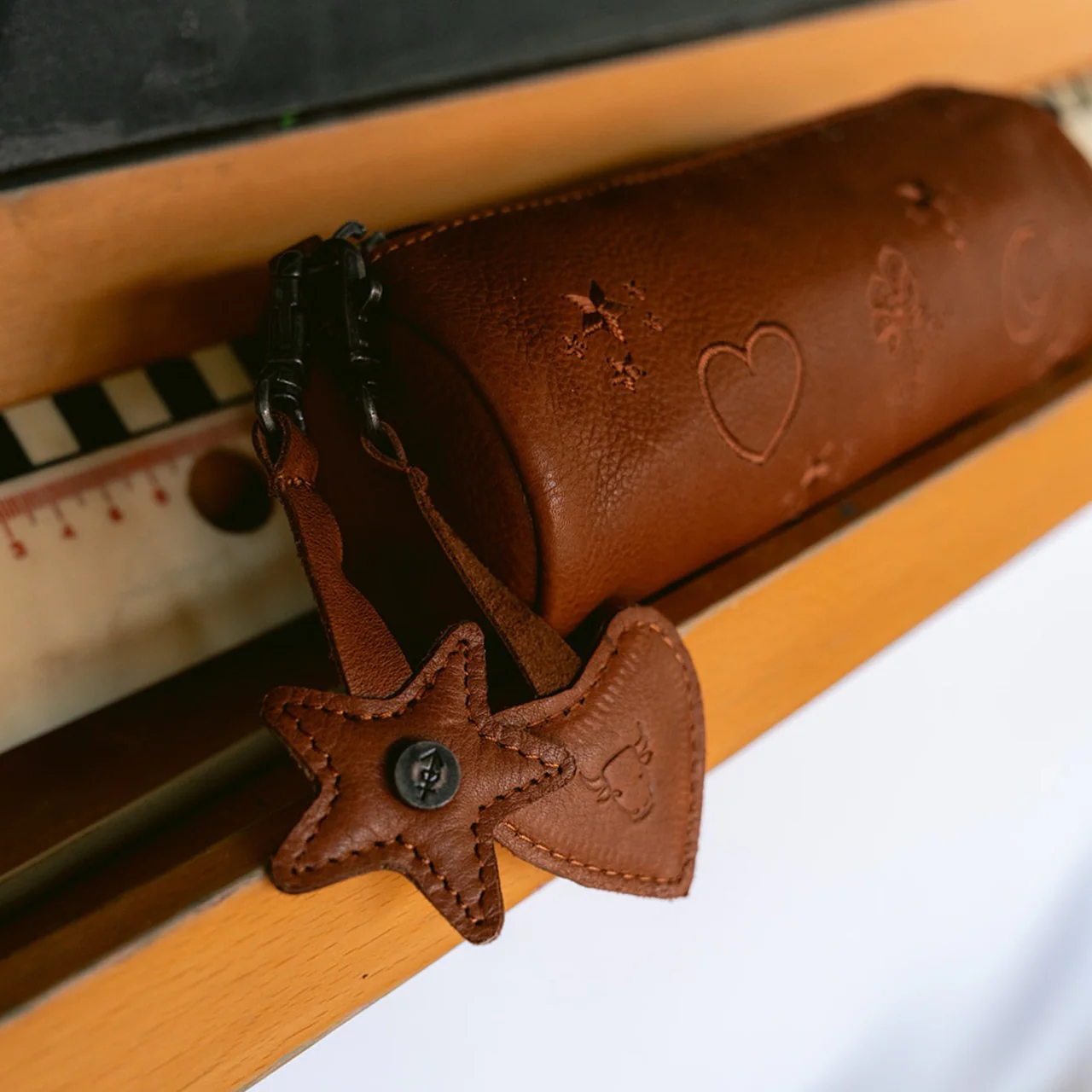 Leather Pencil Case Cognac Lilybell - Image 3