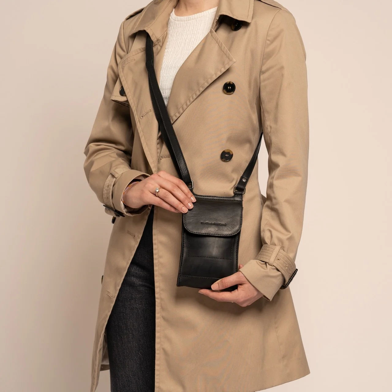 Leather Phone Bag Black Nebra - Image 2