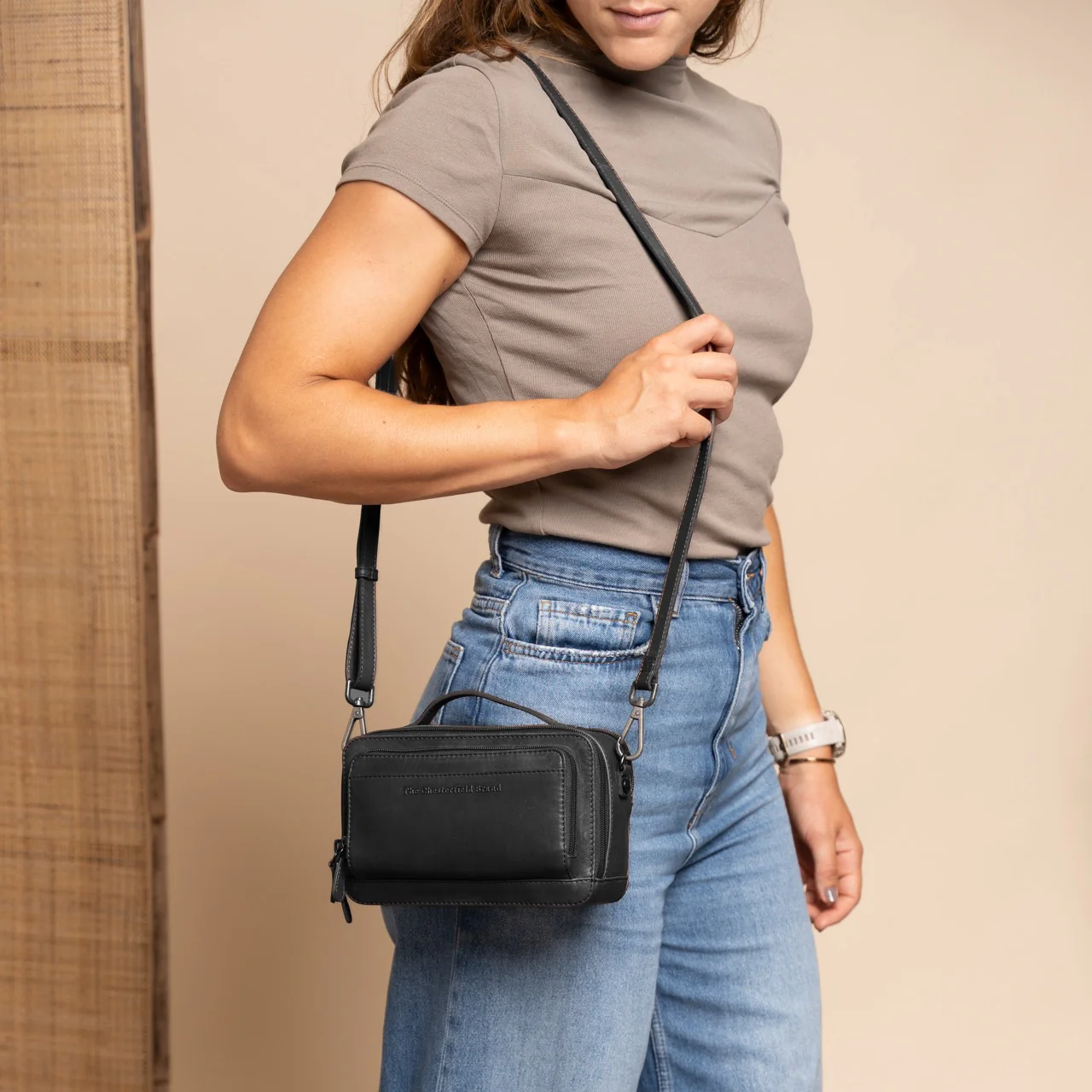 Leather Crossbody Bag Black Rovon - Image 3