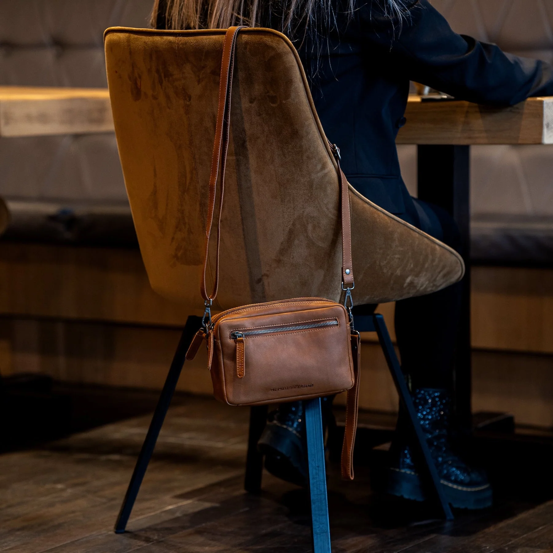 Leather Crossbody Bag Cognac Samui - Image 3