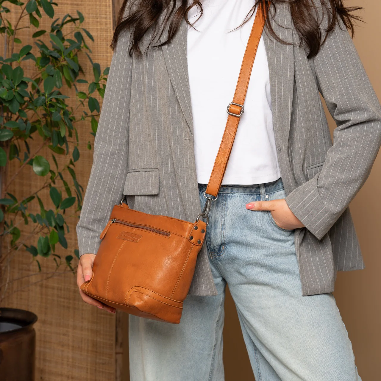 Leather Shoulder Bag Cognac Zarita - Image 3