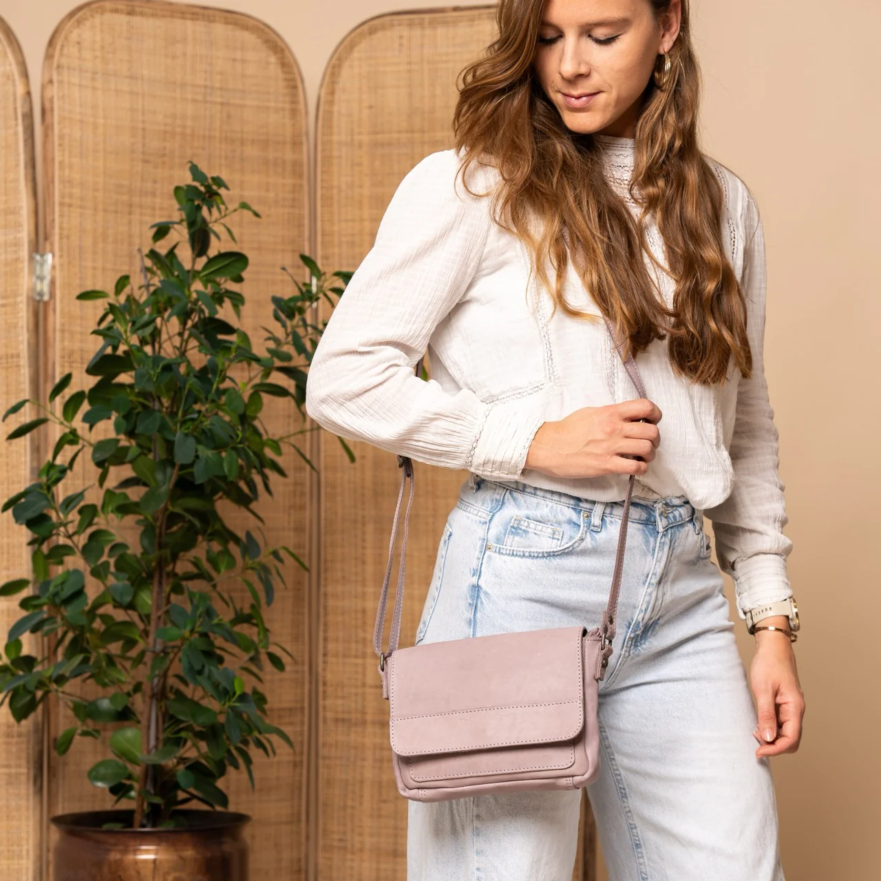 Leather Crossbody Bag Lavender Lilac Ann - Image 3