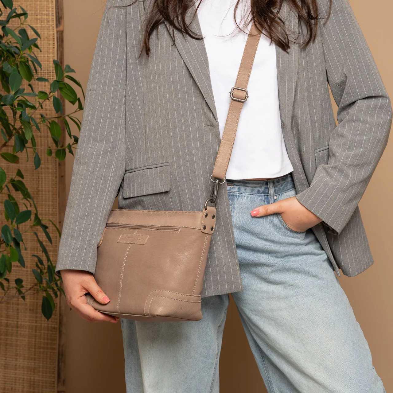 Leather Shoulder Bag Taupe Zarita - Image 3
