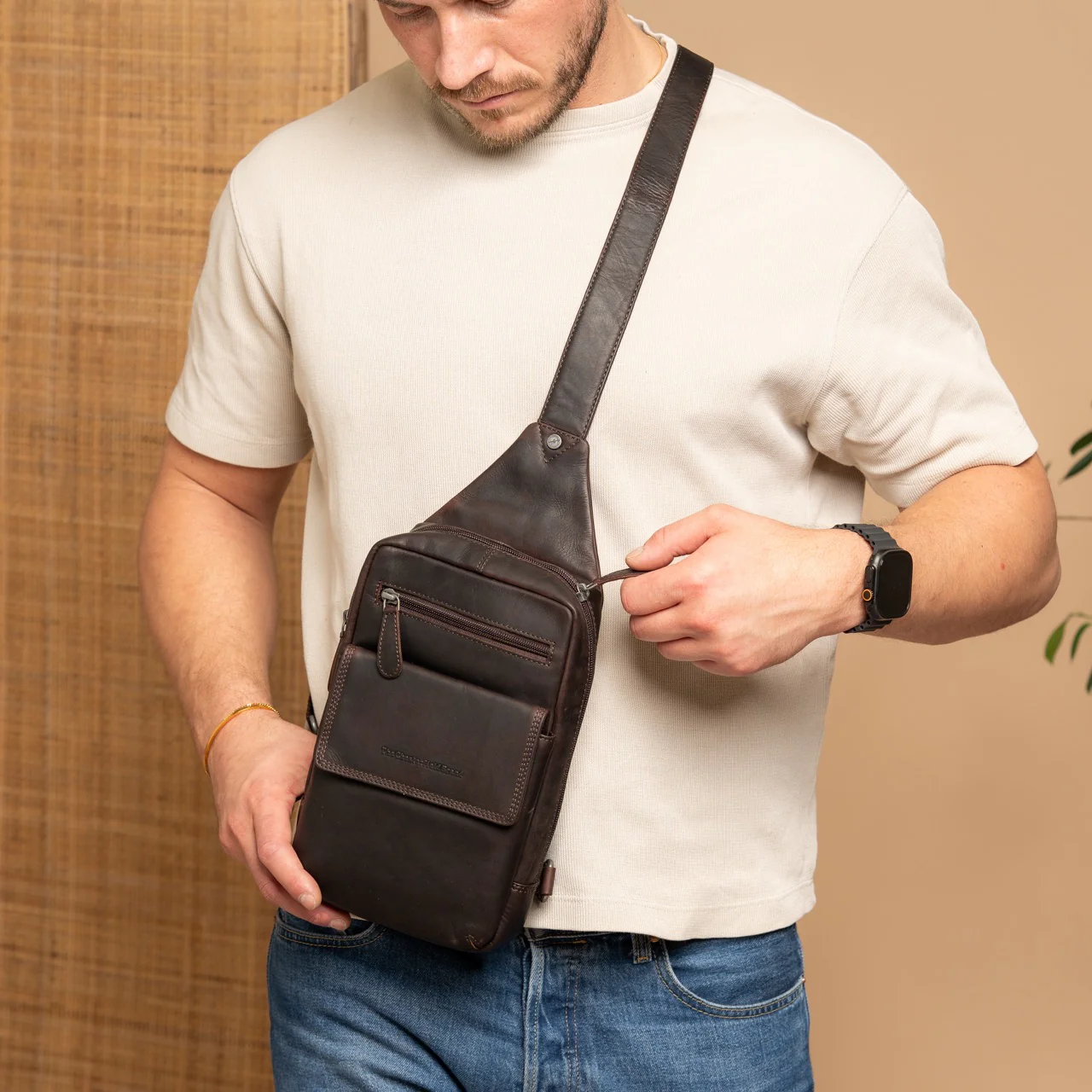 Leather Sling Bag Brown Turelle - Image 2