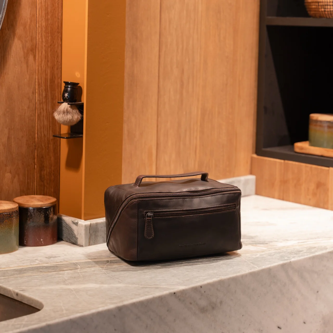 Leather Toiletry Bag Brown Elmia - Image 3
