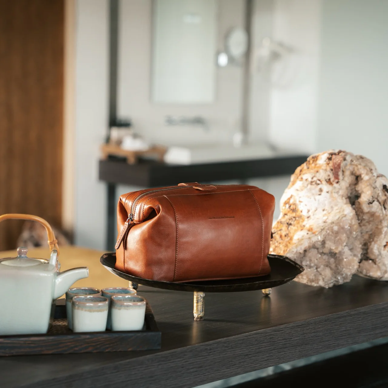 Leather Toiletry Bag Cognac Biassa - Image 3