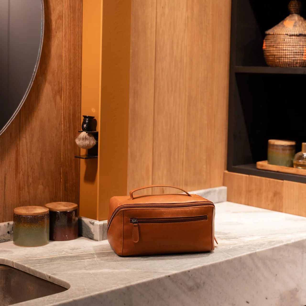 Leather Toiletry Bag Cognac Elmia - Image 3