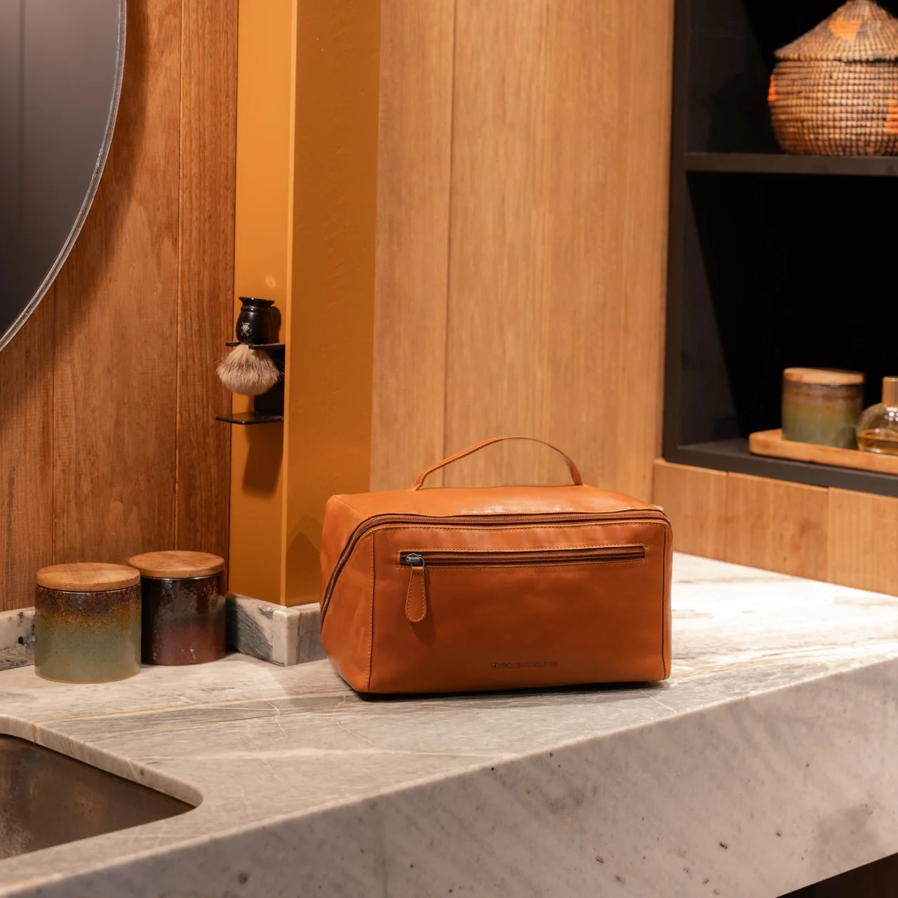 Leather Toiletry Bag Cognac Trevia - Image 2