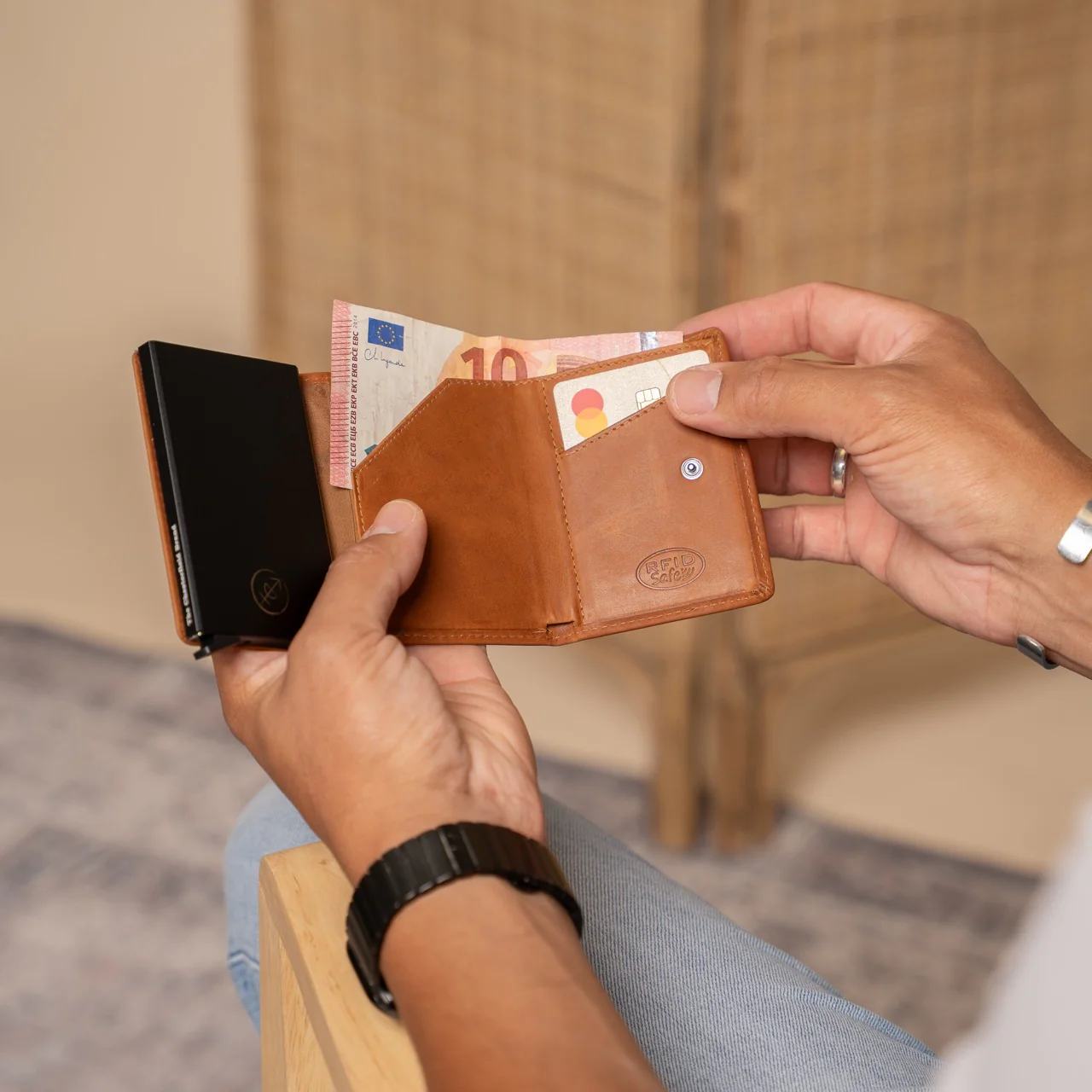 Leather Card Holder Cognac Palma - Image 3