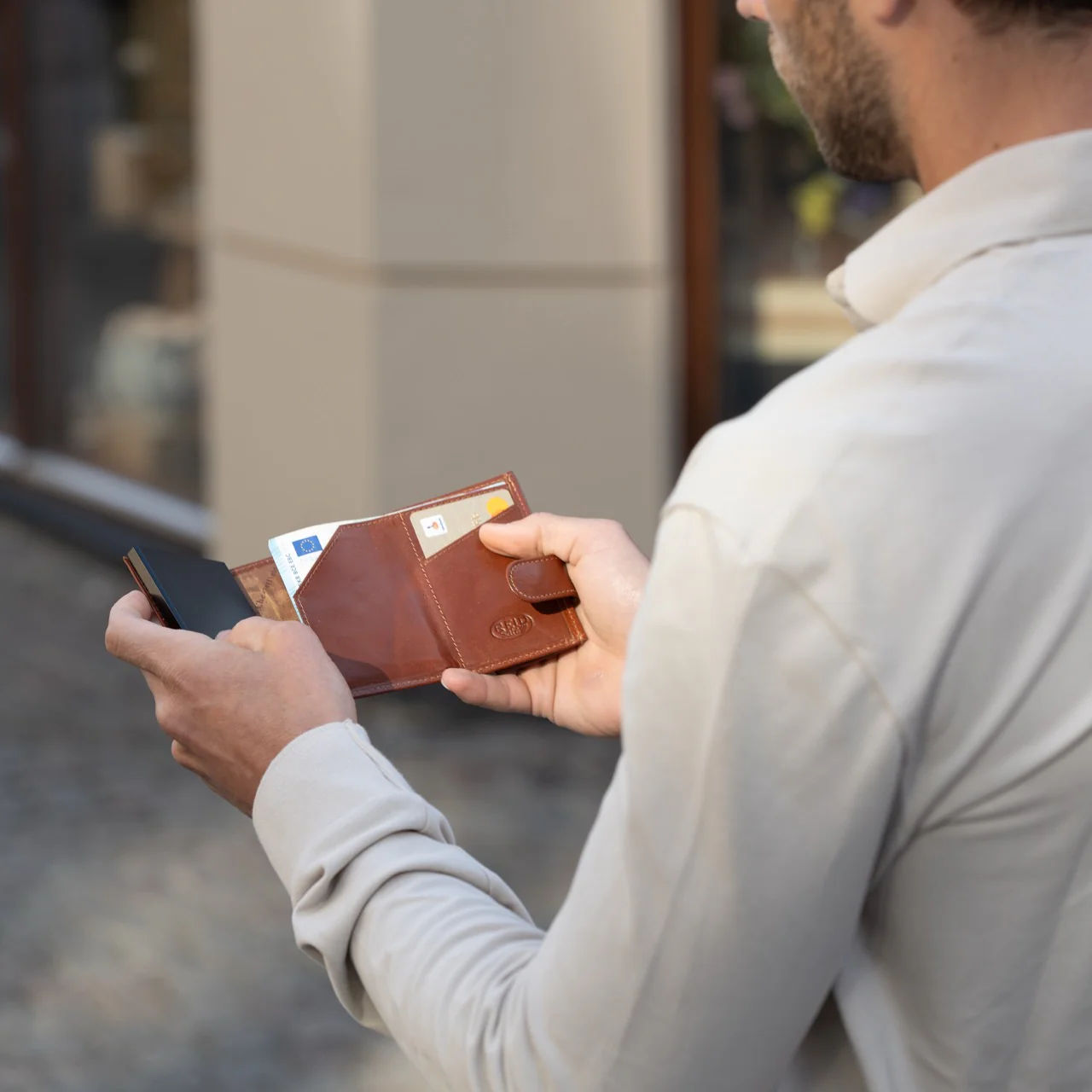 Leather Card Holder Cognac Portland - Image 3