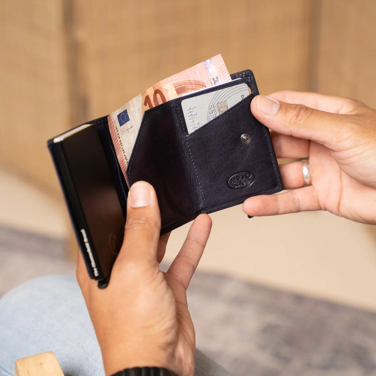 Leather Card Holder Navy Paris - Image 3