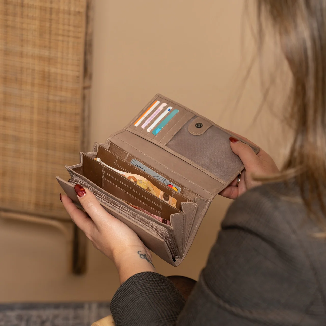 Leather Wallet Taupe Valetta - Image 3