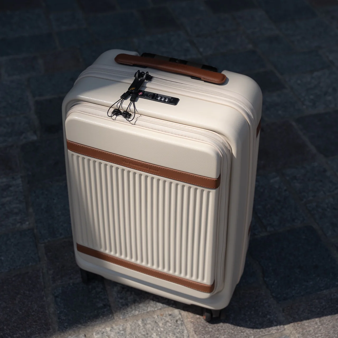Hand Luggage Suitcase Front Pocket Sandy Beach Zuna - Image 4